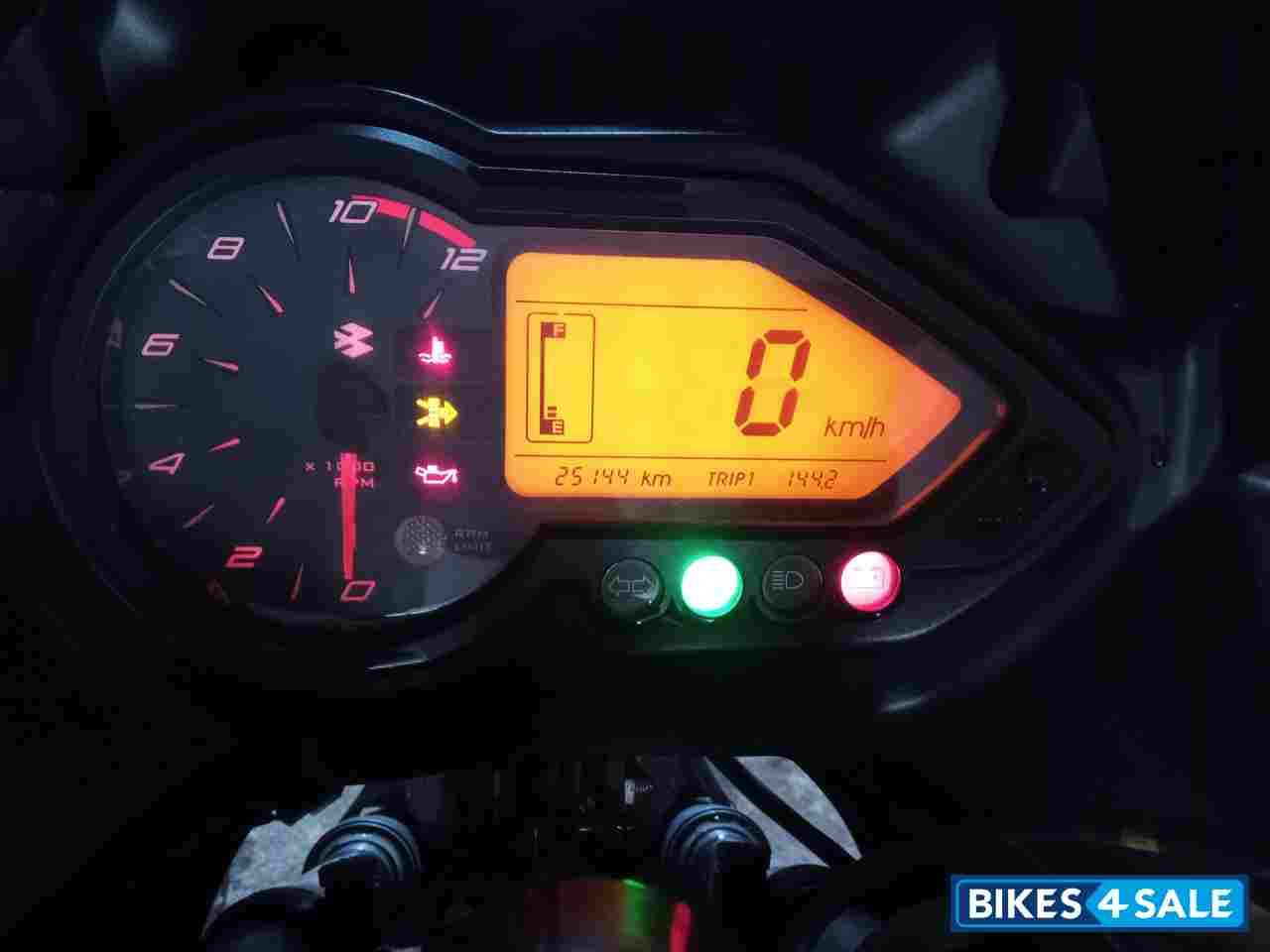 Black Bajaj Pulsar 220F