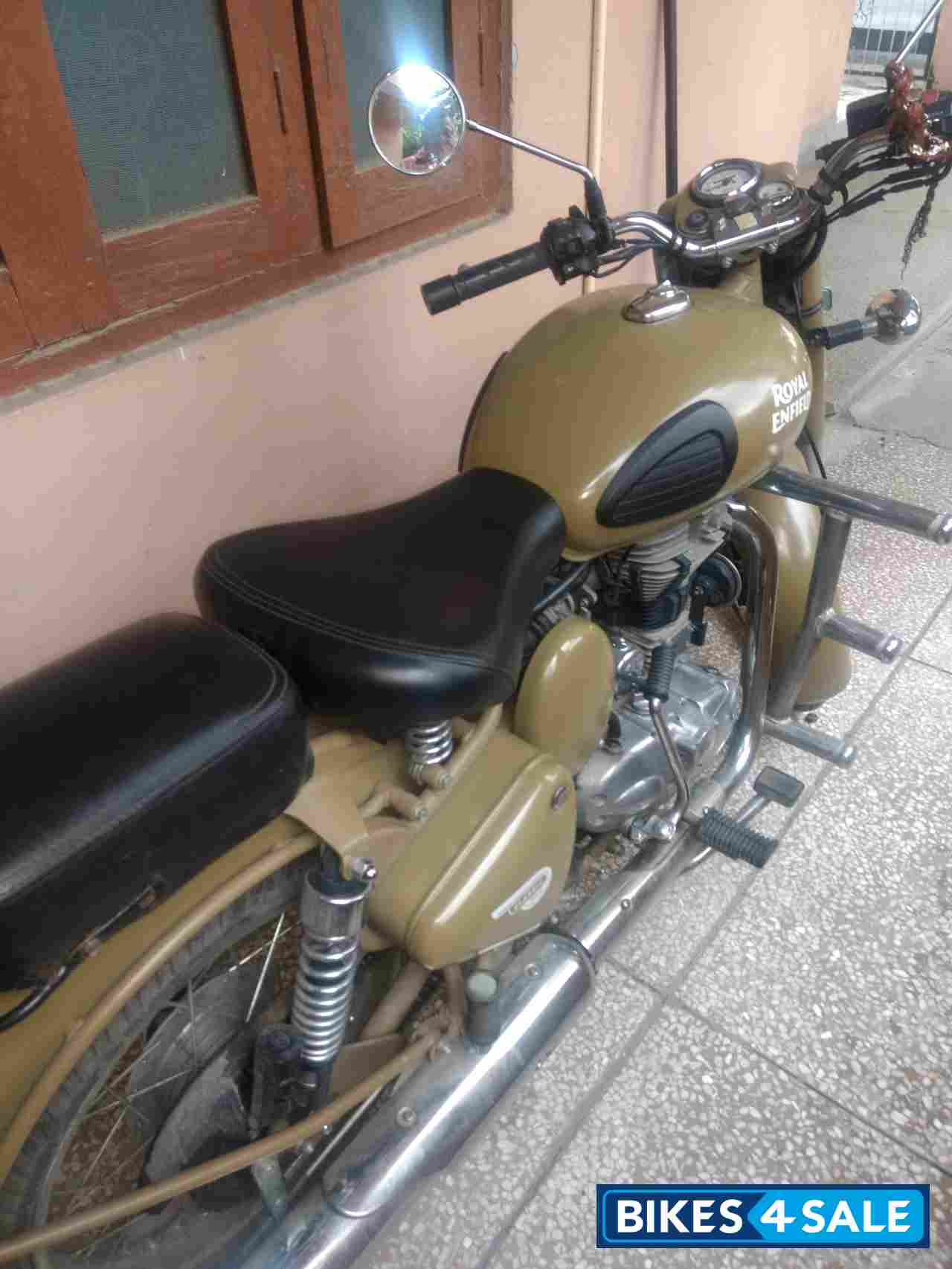 Desert Storm Royal Enfield Classic Desert Storm