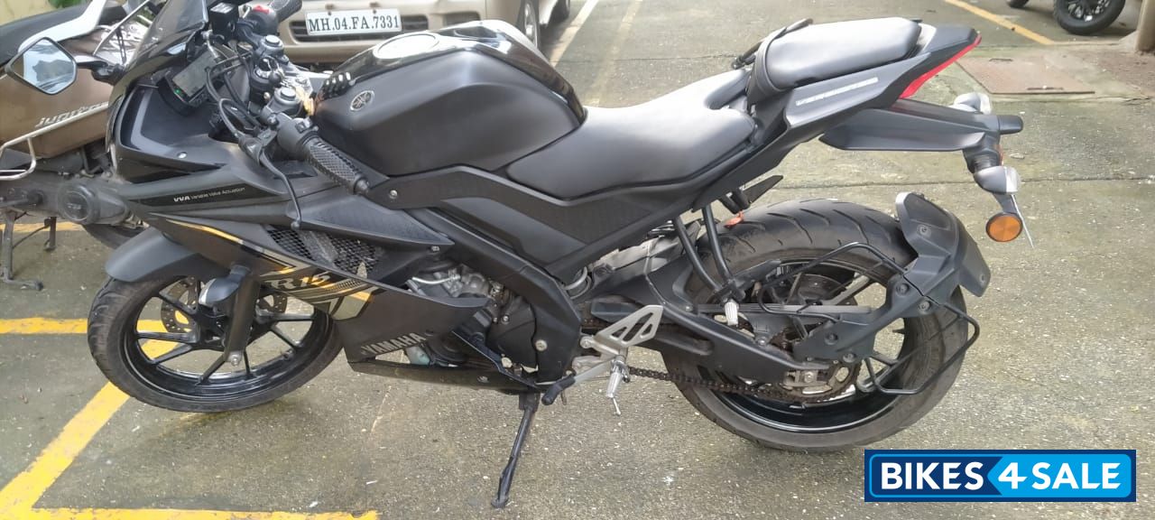Black Metalic Yamaha YZF R15 V3 BS6