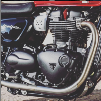 Cranberry Red Triumph Street Twin