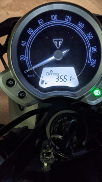 Cranberry Red Triumph Street Twin