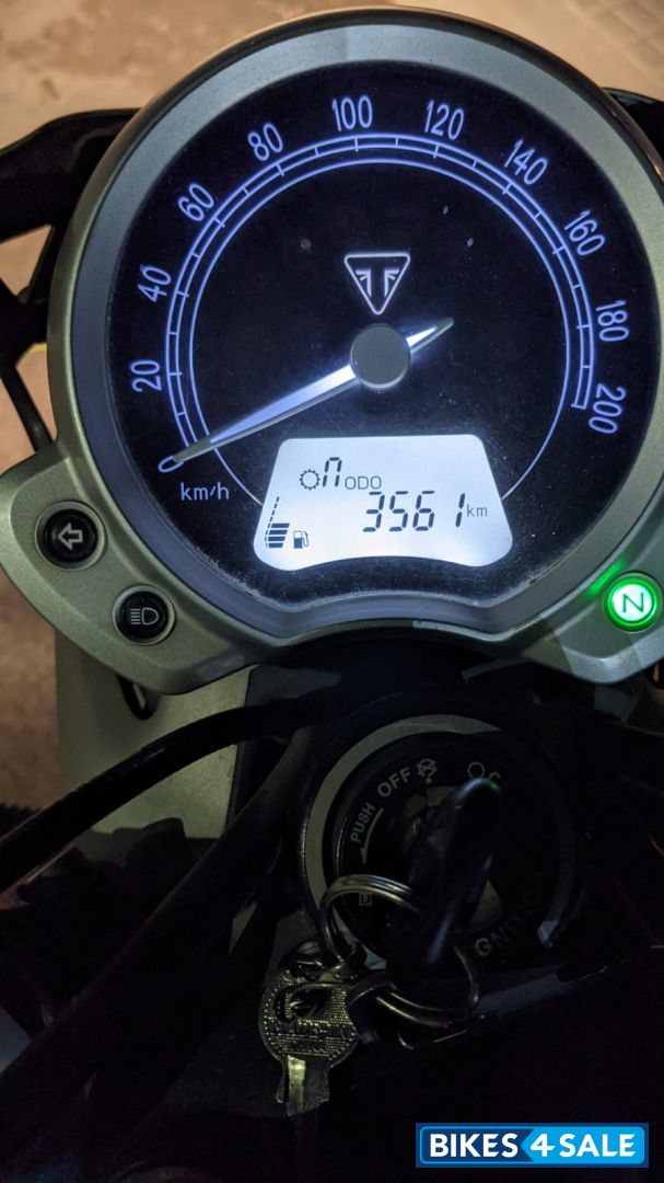 Cranberry Red Triumph Street Twin Cranberry Red Triumph Street Twin