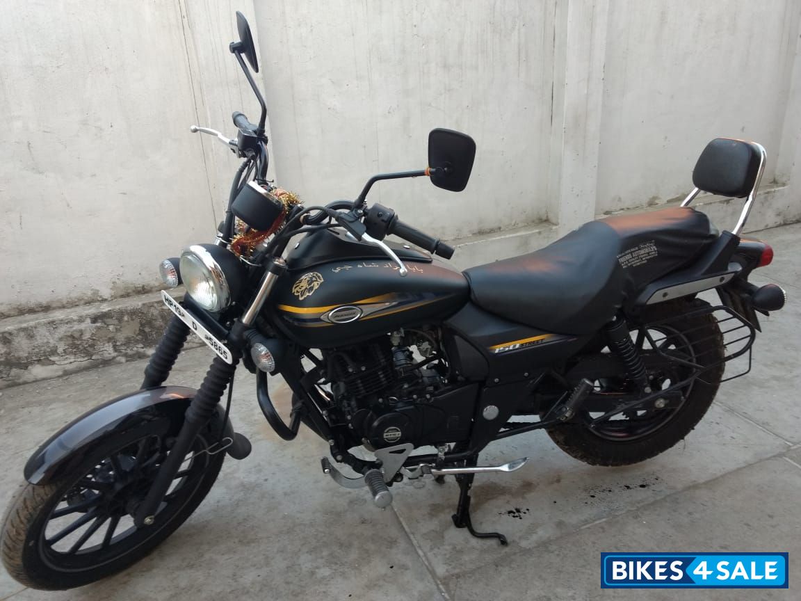 Blue Bajaj Avenger Street 150