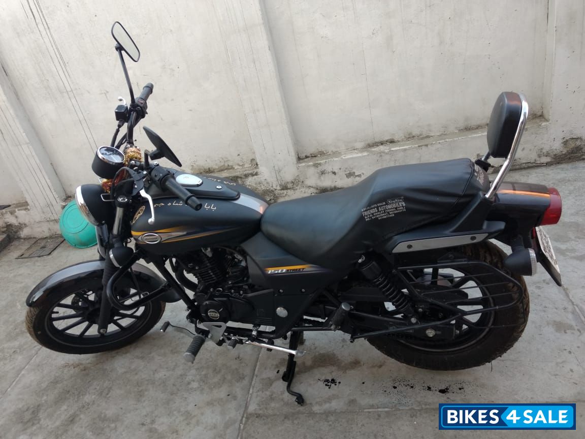 Blue Bajaj Avenger Street 150
