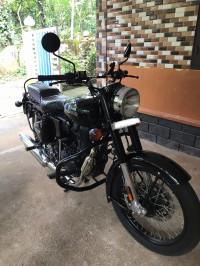 Black Royal Enfield Bullet 350 ES BS6