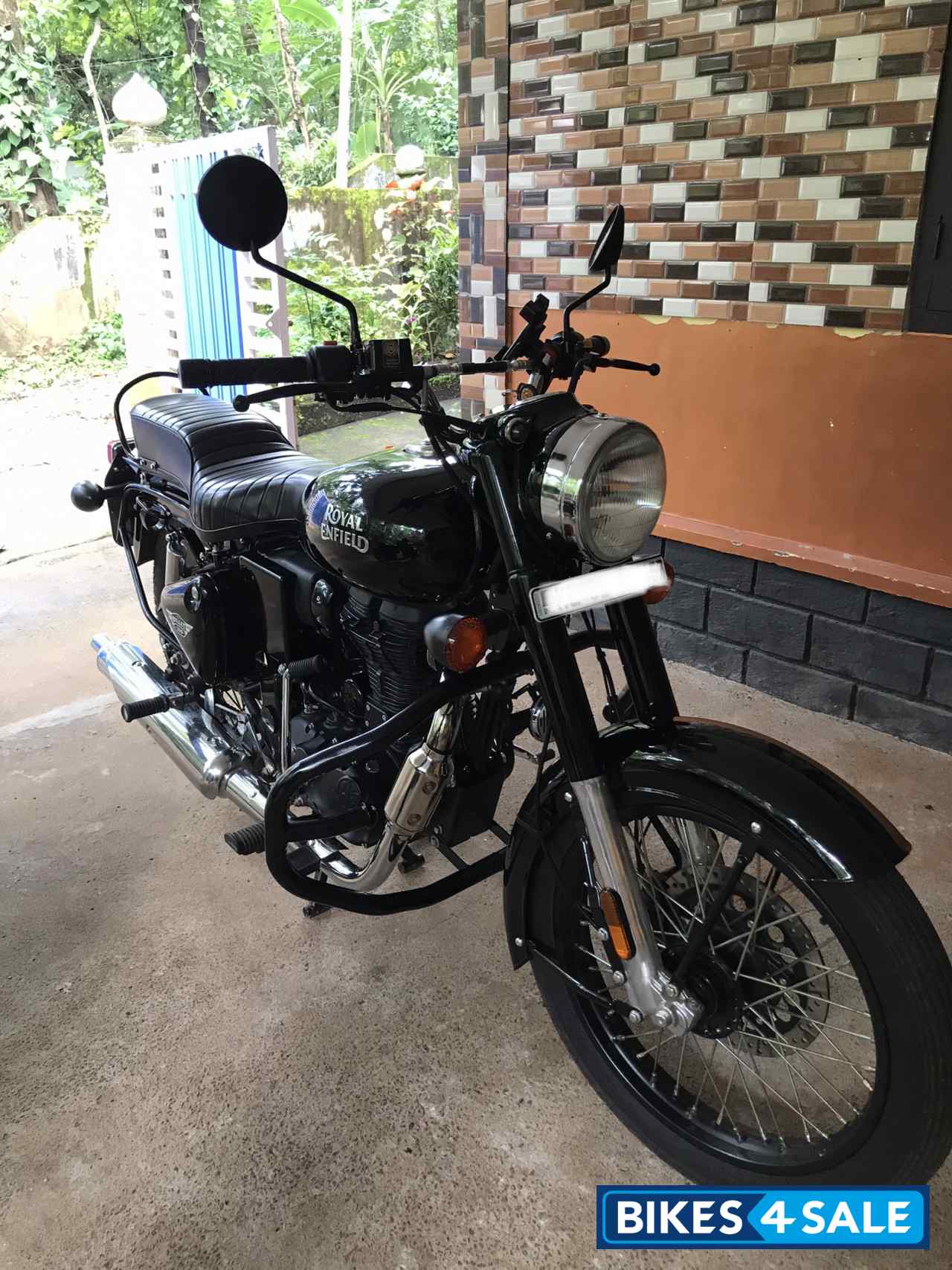 Black Royal Enfield Bullet 350 ES BS6