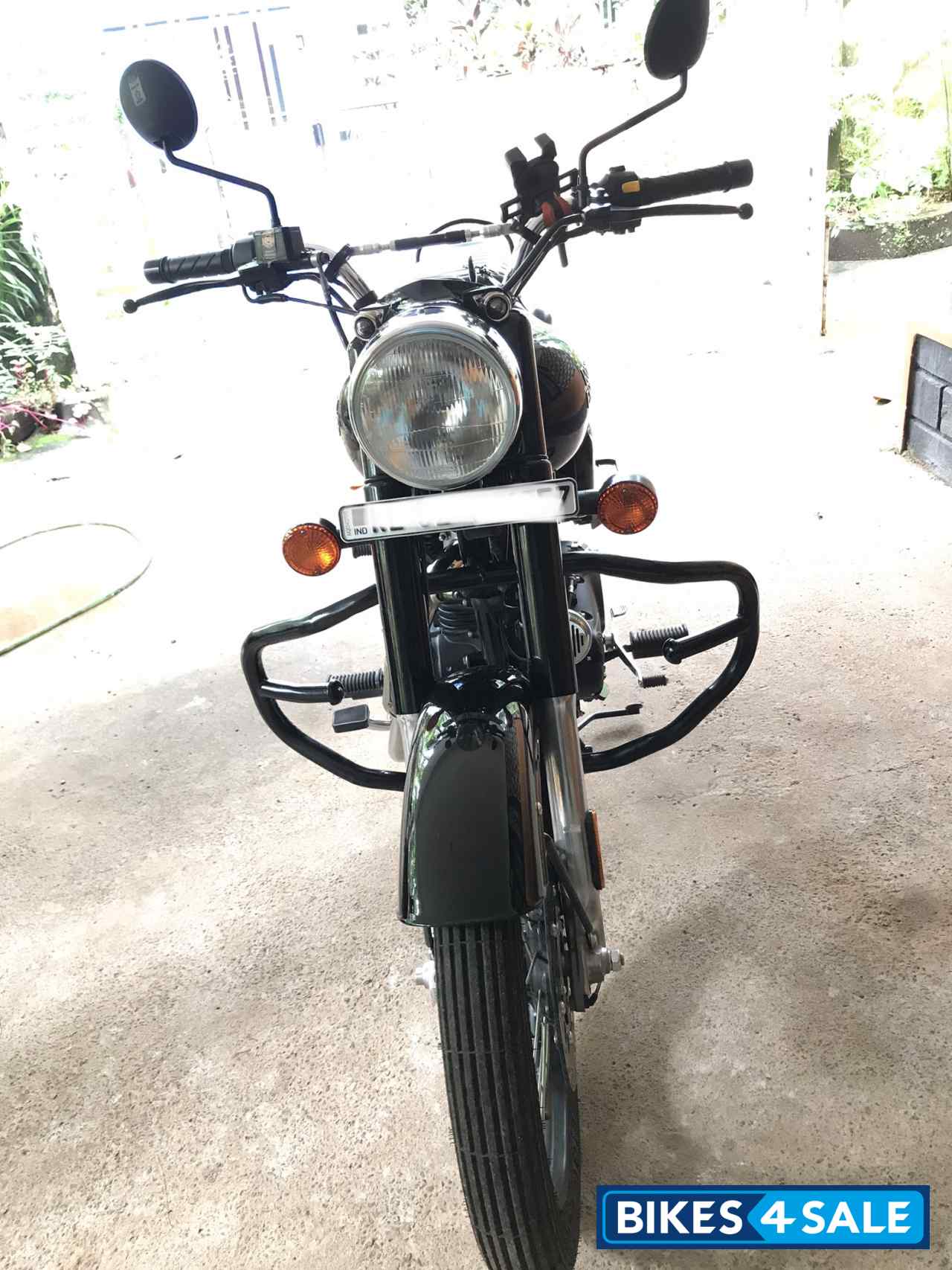 Black Royal Enfield Bullet 350 ES BS6