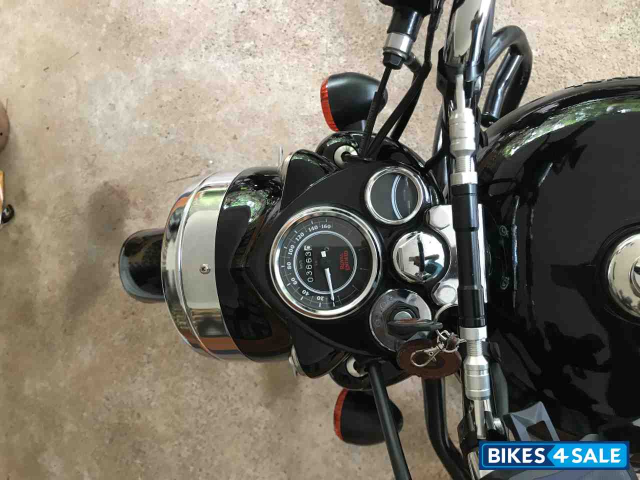 Black Royal Enfield Bullet 350 ES BS6