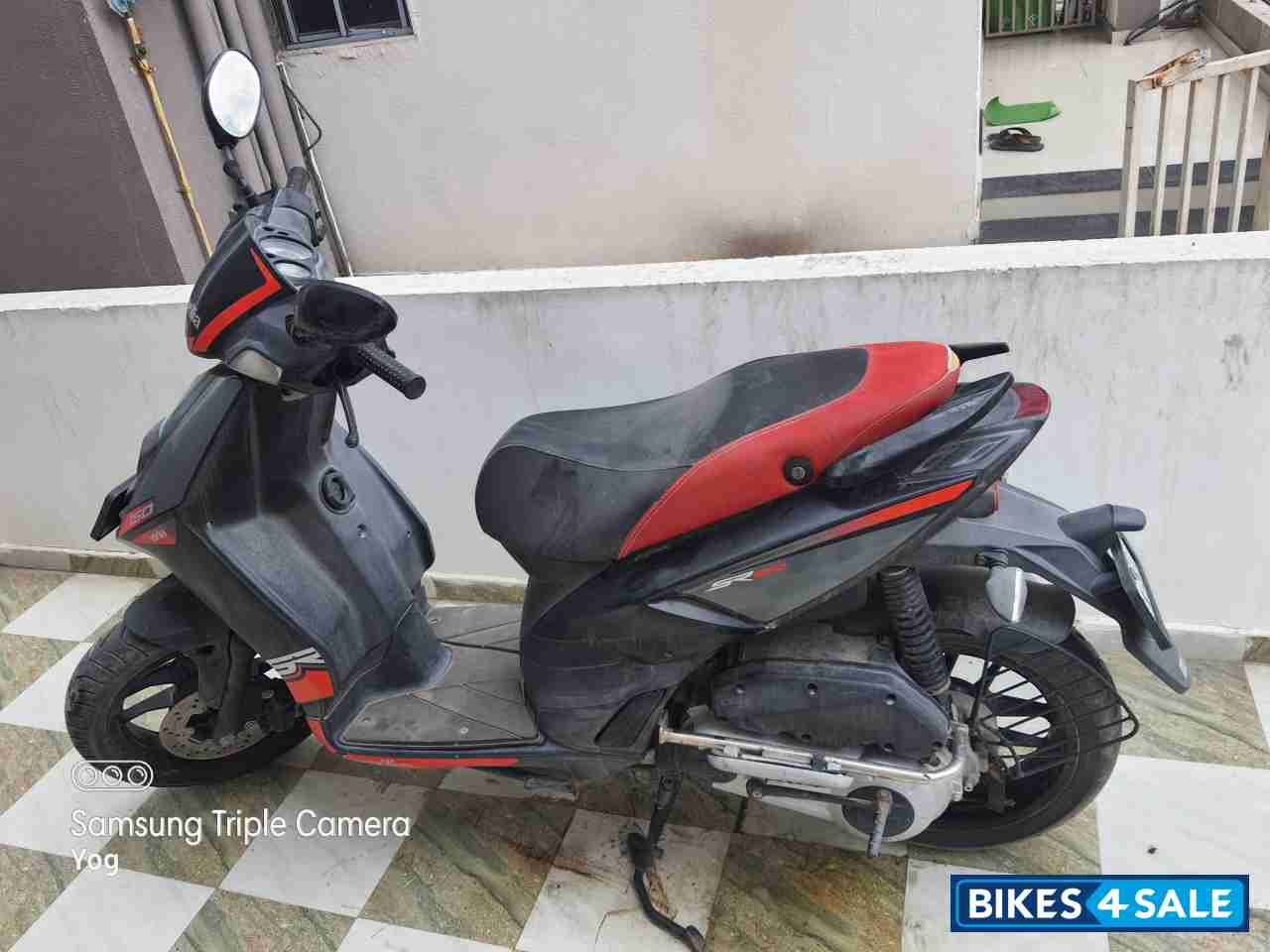 Black Red Aprilia SR 150