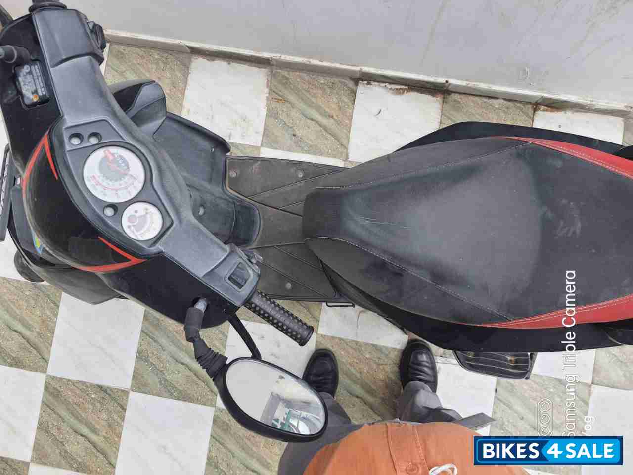 Black Red Aprilia SR 150