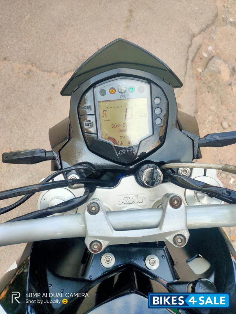 Black And White KTM Duke 200