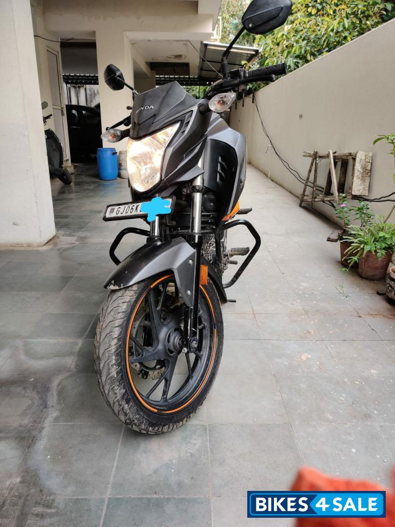 Honda CB Hornet 160R ABS