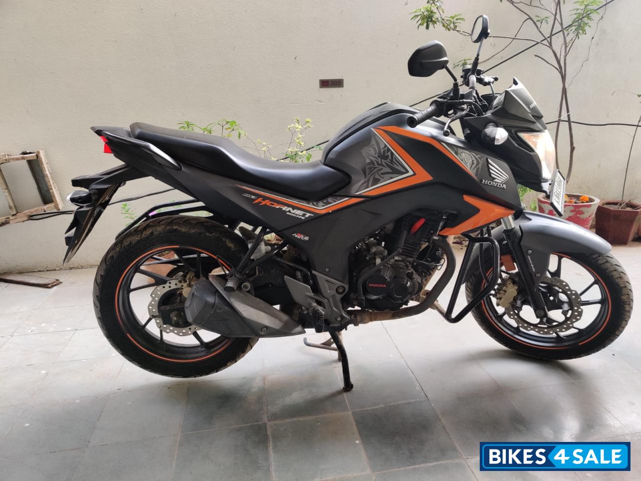 Honda CB Hornet 160R ABS