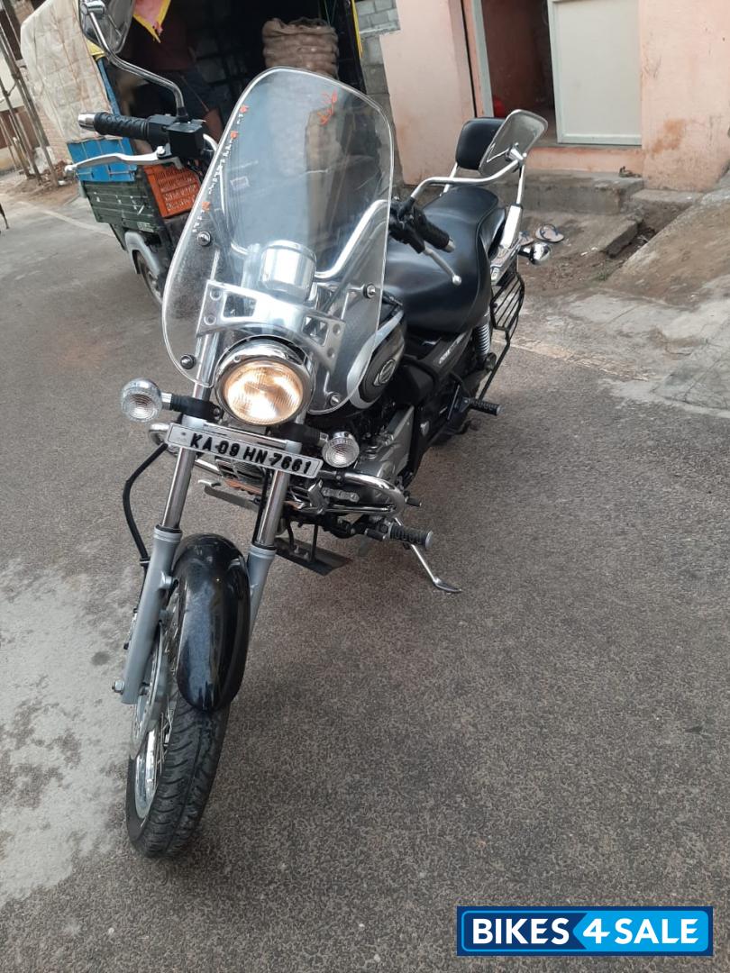 Ebony Black Bajaj Avenger Cruise 220
