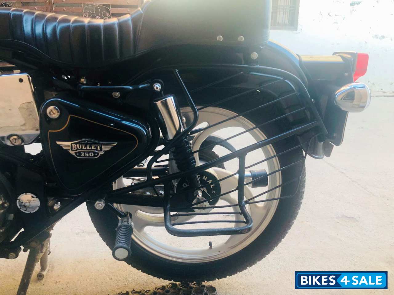 Black Royal Enfield Bullet Standard 350