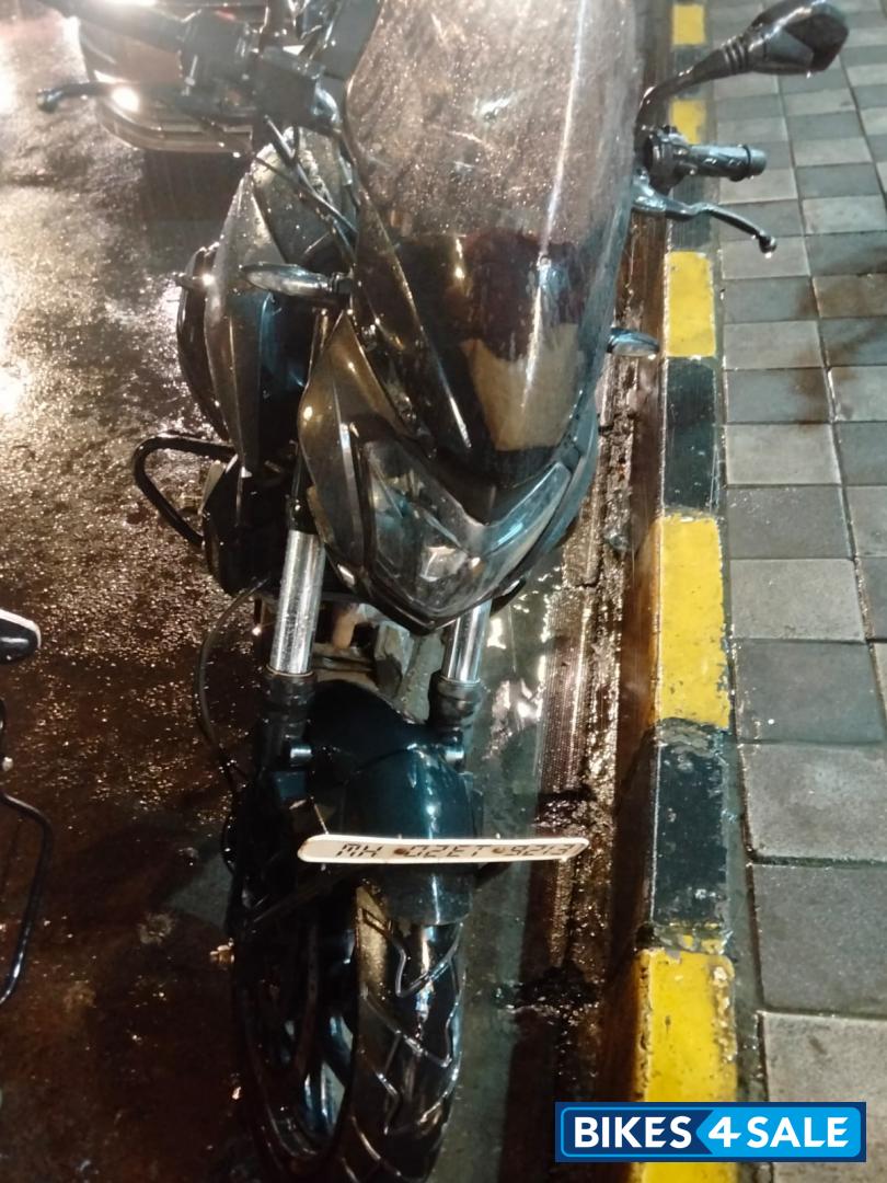 Matte Black Bajaj Dominar 400