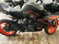 Black KTM RC 200 2020