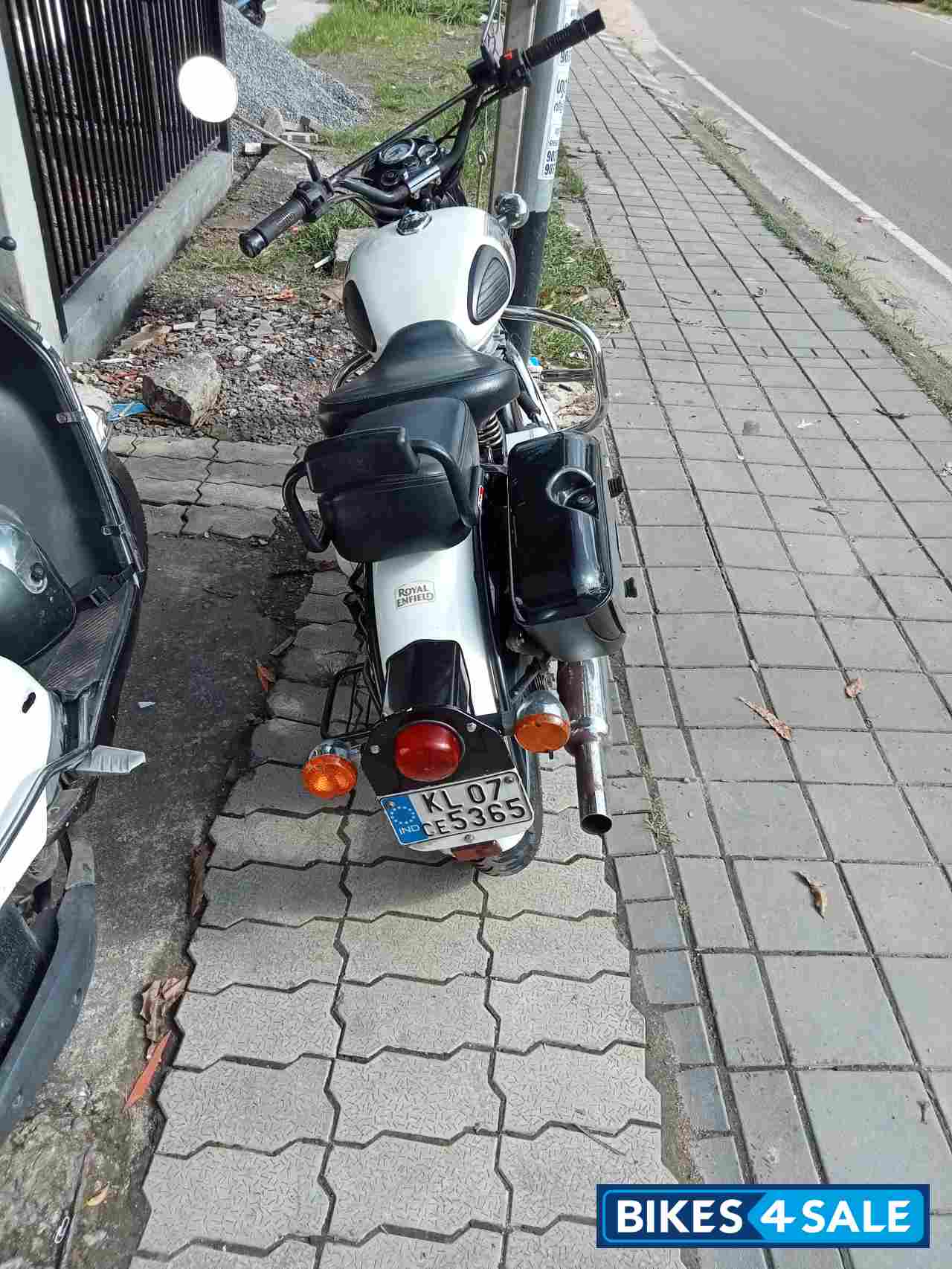 Royal Enfield Classic 350 Royal Enfield Classic 350