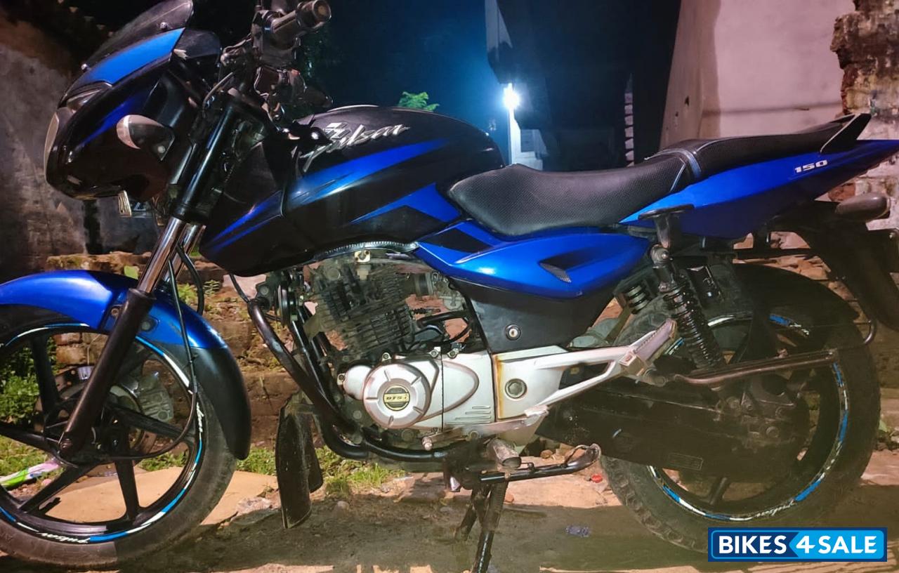 Saffire Blue Bajaj Pulsar 150