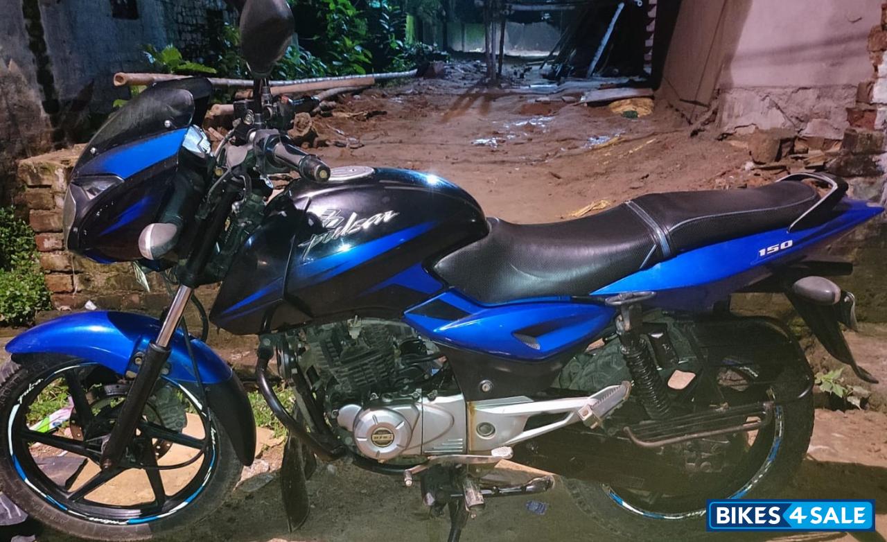 Saffire Blue Bajaj Pulsar 150