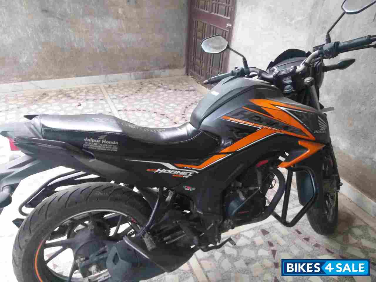 Mat Axis Grey Metal Honda CB Hornet 160R