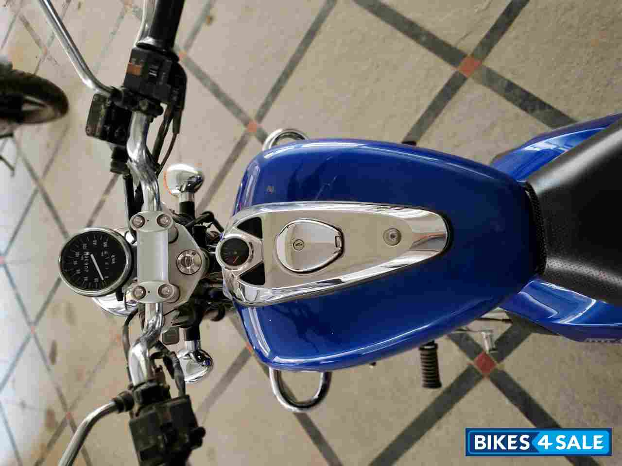 Bajaj Avenger 220 DTS-i