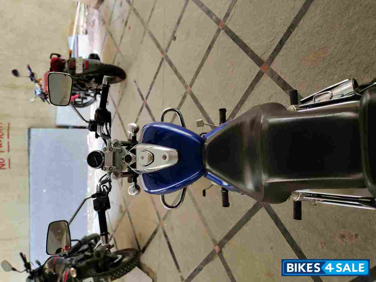 Bajaj Avenger 220 DTS-i Bajaj Avenger 220 DTS-i