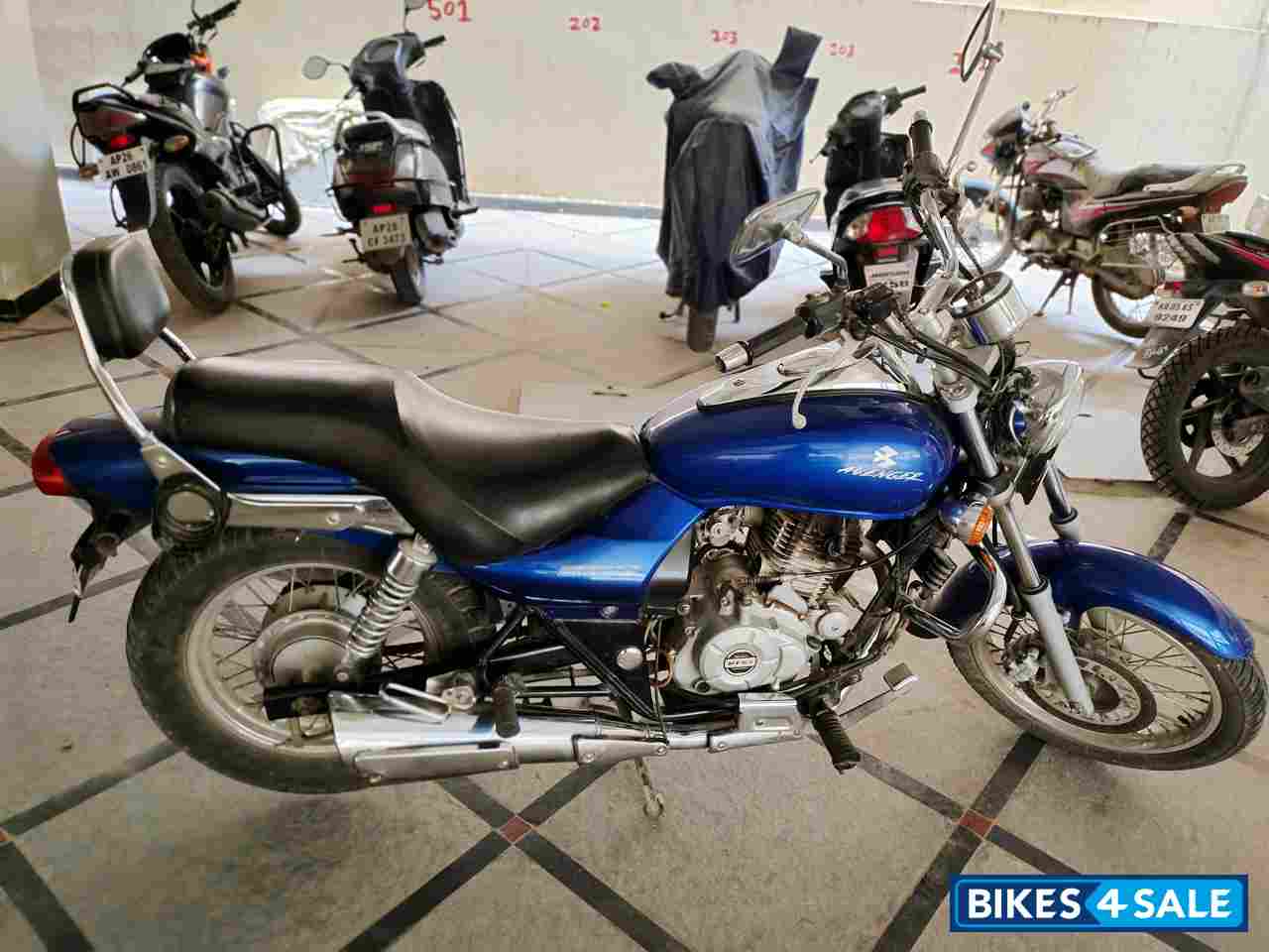 Bajaj Avenger 220 DTS-i Bajaj Avenger 220 DTS-i