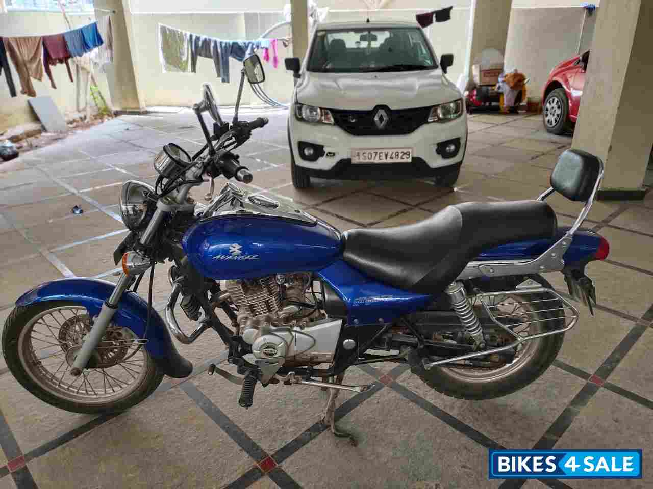 Bajaj Avenger 220 DTS-i Bajaj Avenger 220 DTS-i