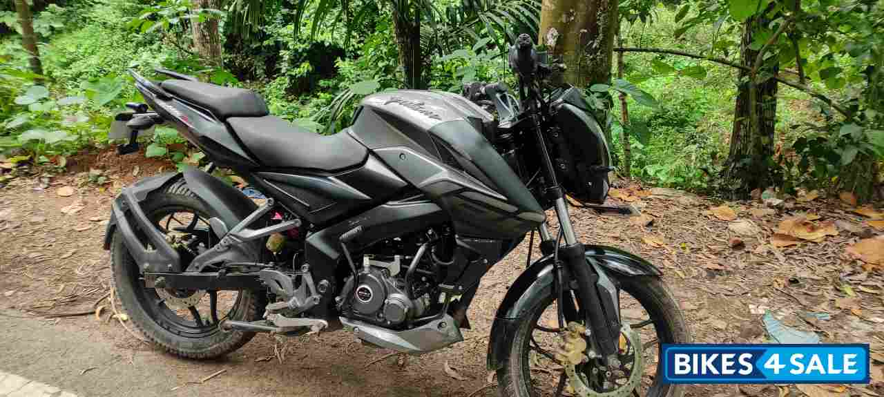 Glossy Grey Bajaj Pulsar NS 160