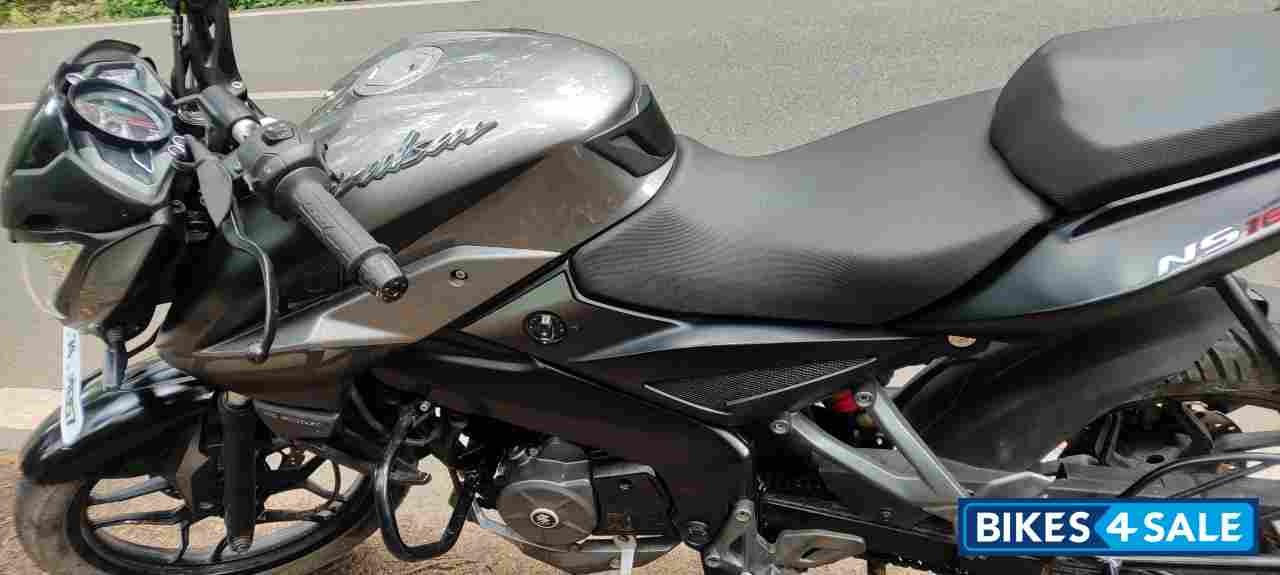 Glossy Grey Bajaj Pulsar NS 160