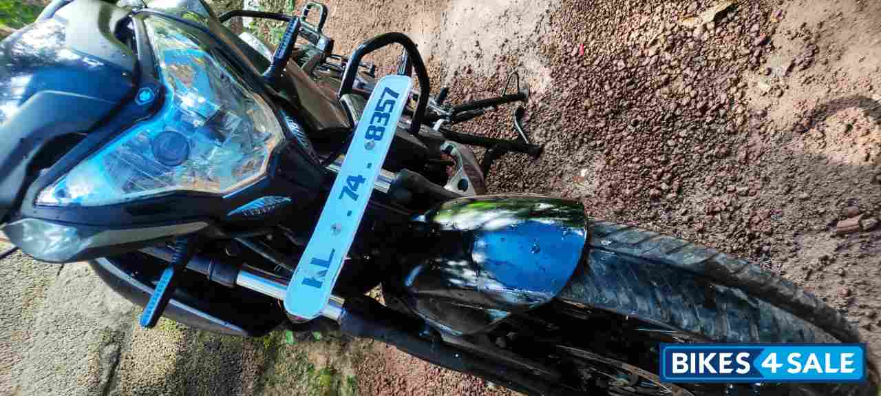 Glossy Grey Bajaj Pulsar NS 160