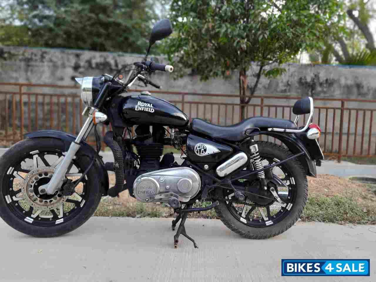 Black Royal Enfield Thunderbird