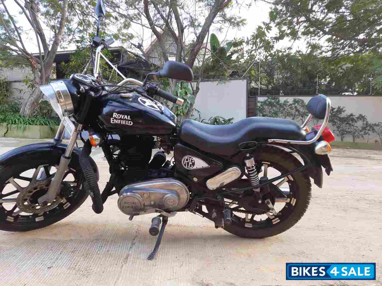 Black Royal Enfield Thunderbird Black Royal Enfield Thunderbird