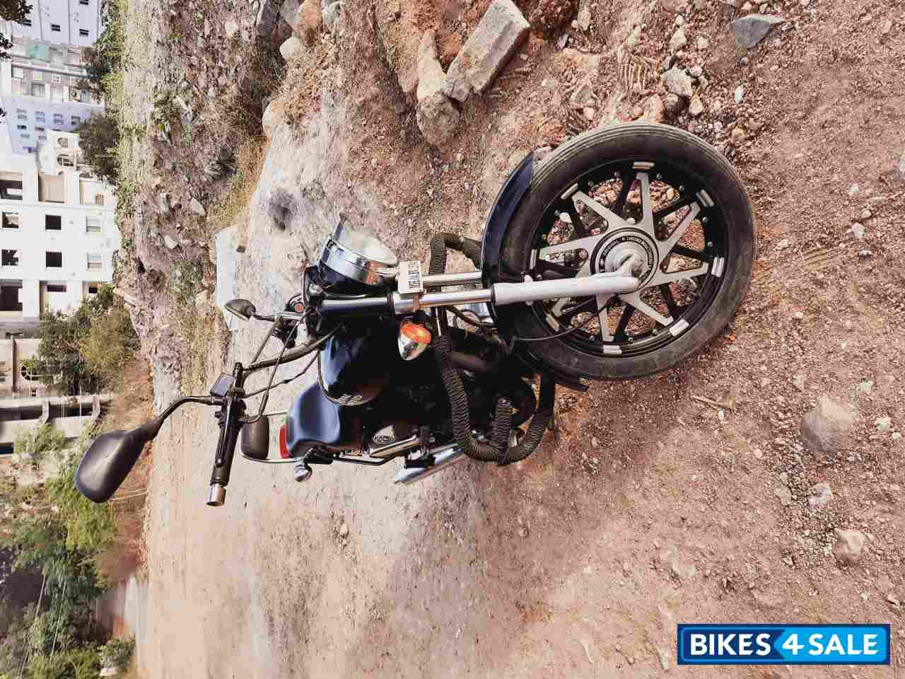 Black Royal Enfield Thunderbird Black Royal Enfield Thunderbird