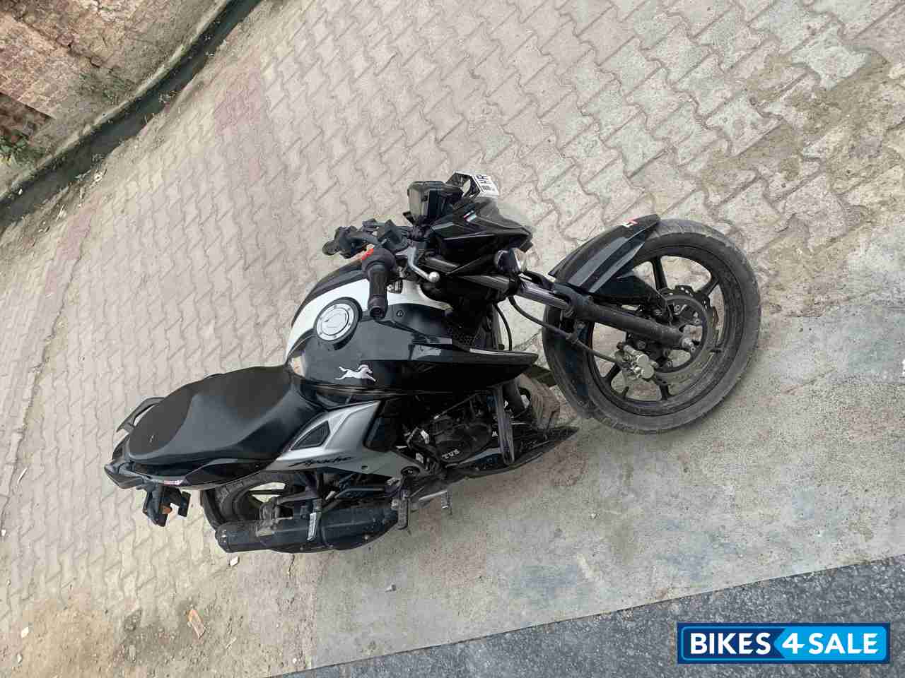 TVS Apache RTR 160 4V