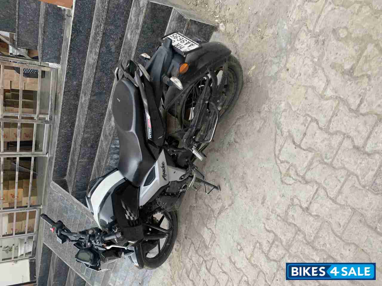 TVS Apache RTR 160 4V