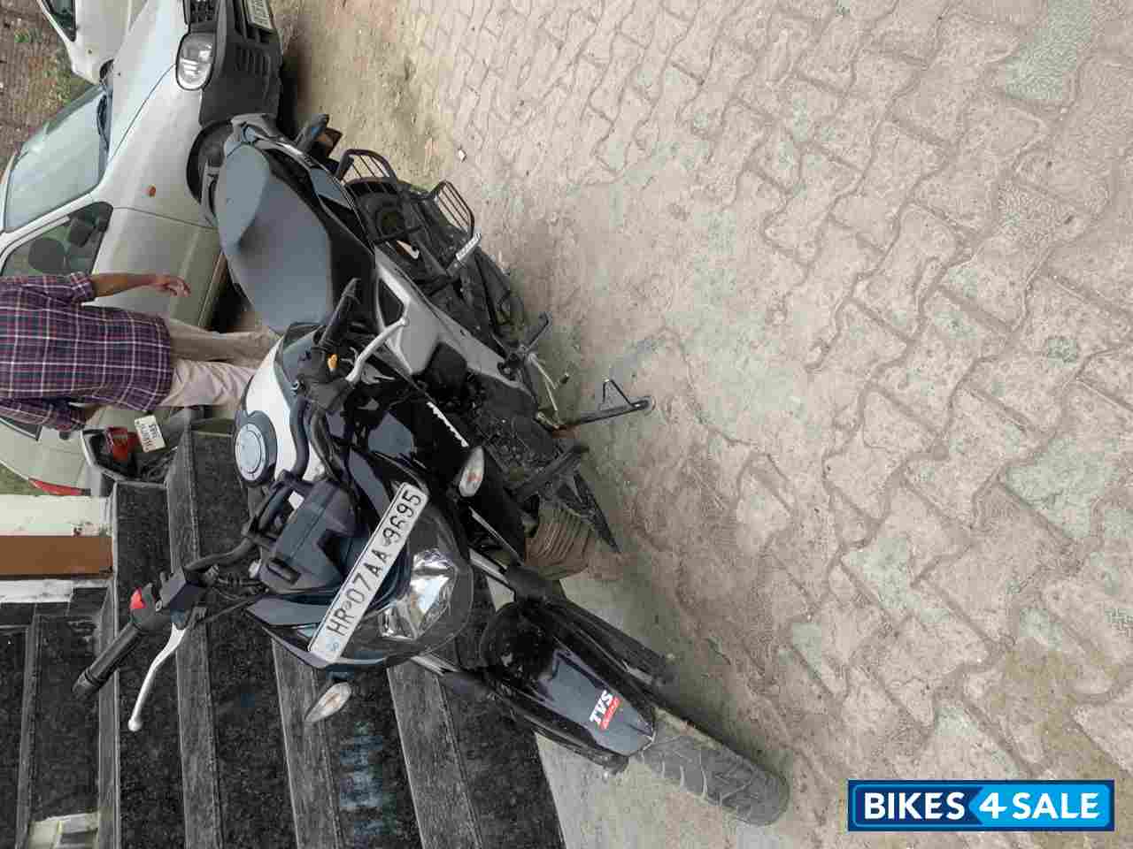 TVS Apache RTR 160 4V