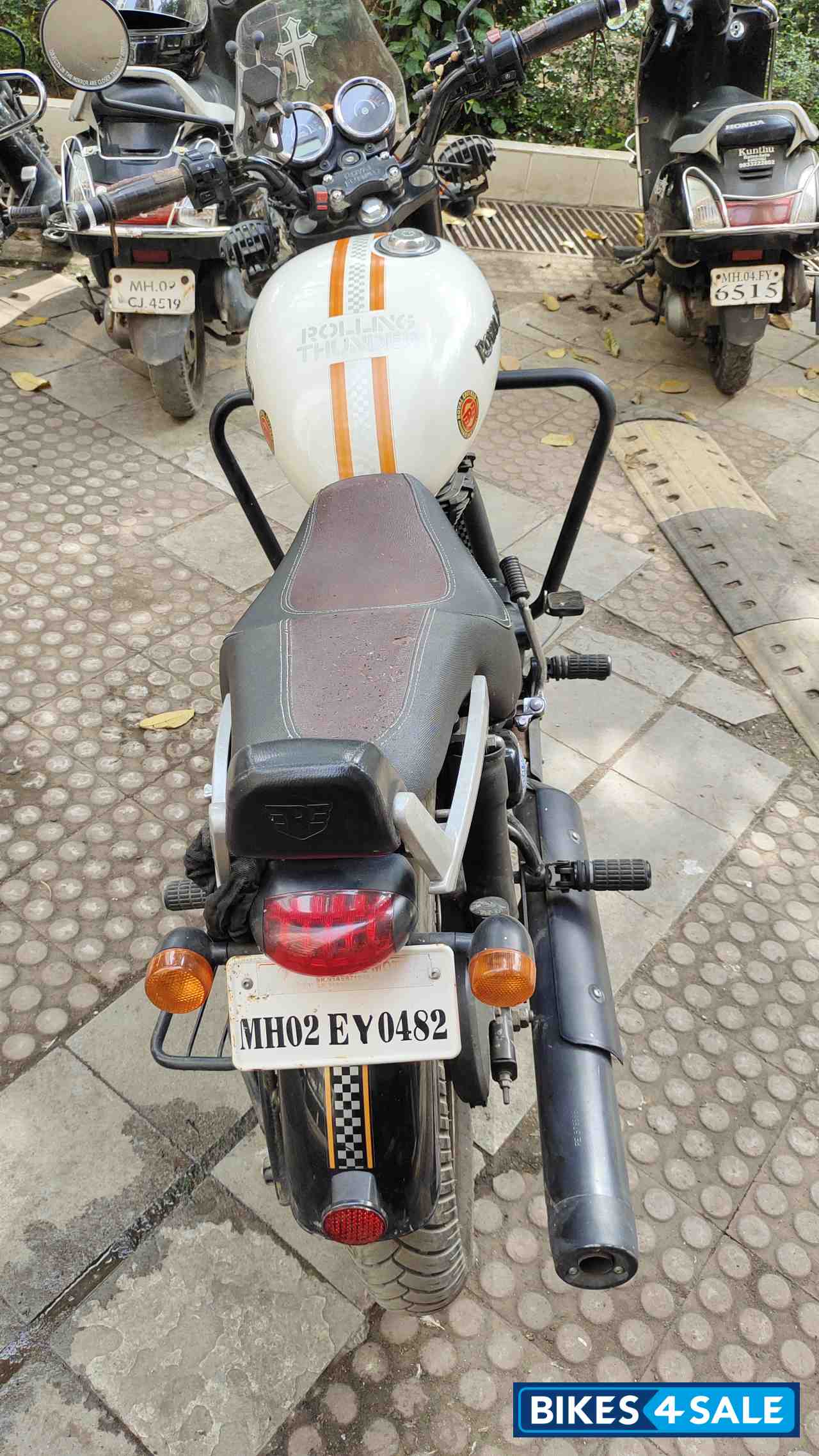 White Royal Enfield Thunderbird X 350