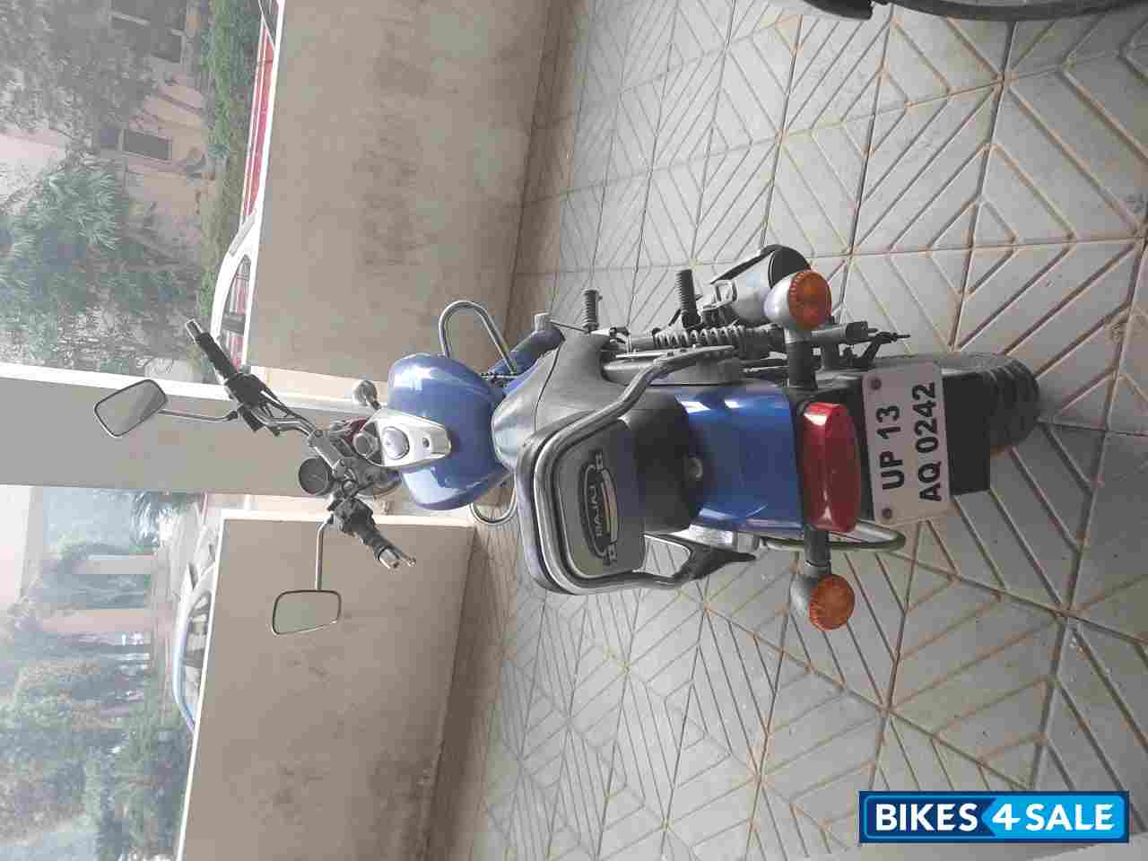 Bajaj Avenger 220 DTS-i