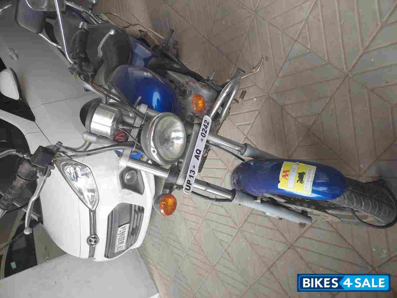 Bajaj Avenger 220 DTS-i