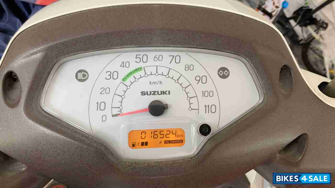 White Suzuki Access 125 Special Edition