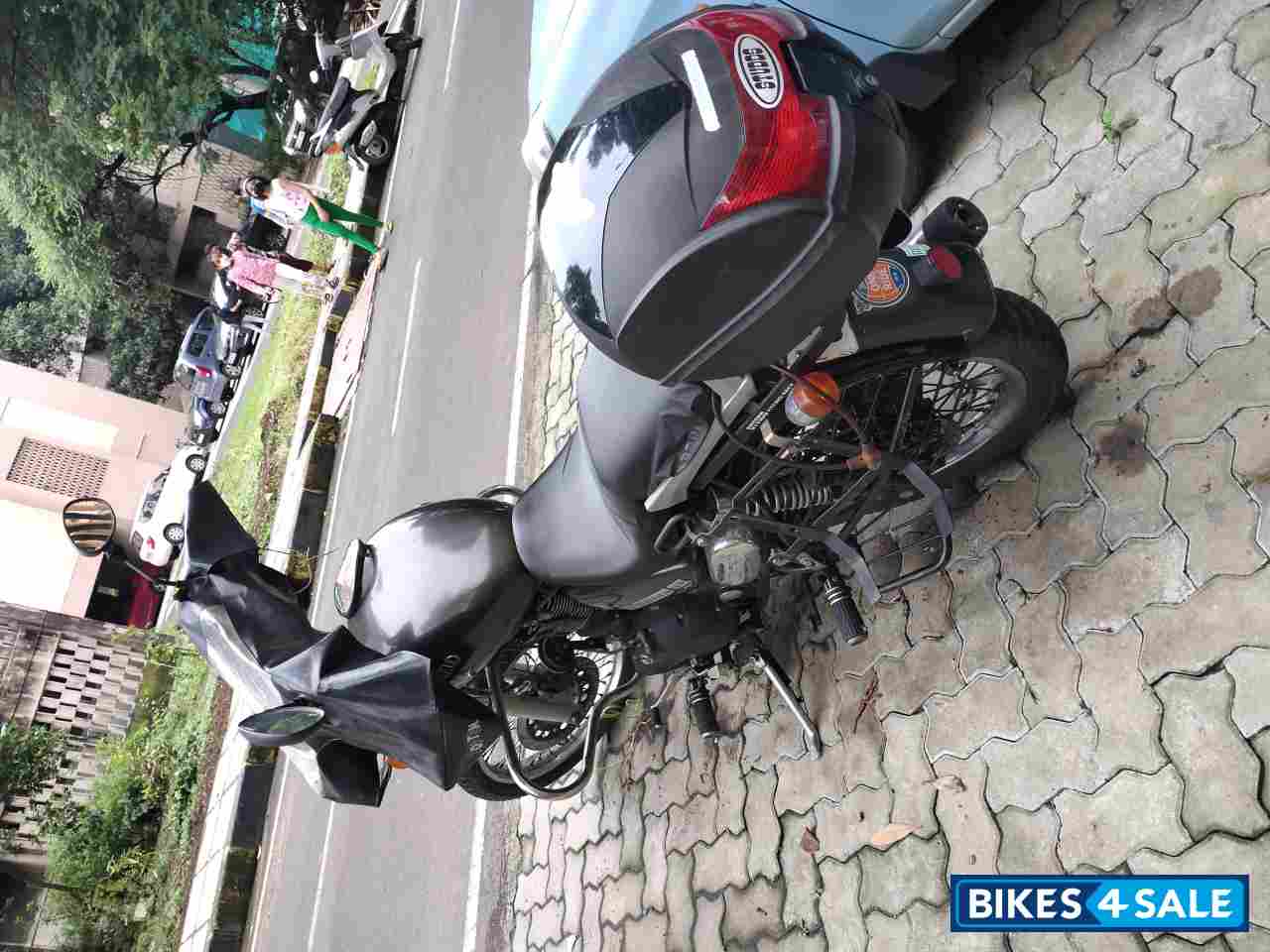 Lightning Royal Enfield Thunderbird 350 Lightning Royal Enfield Thunderbird 350