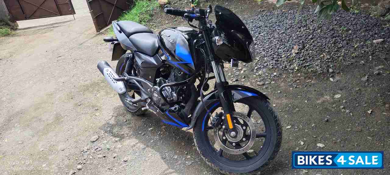 Black Blue Bajaj Pulsar 150 Twin Disc BS6