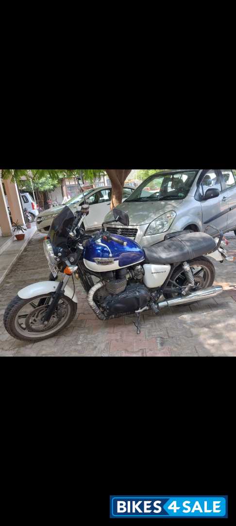 Blue Triumph Bonneville