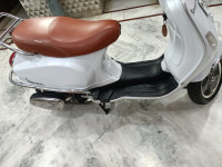 White Piaggio  Vespa vxl 125