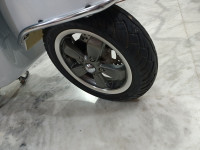 White Piaggio  Vespa vxl 125