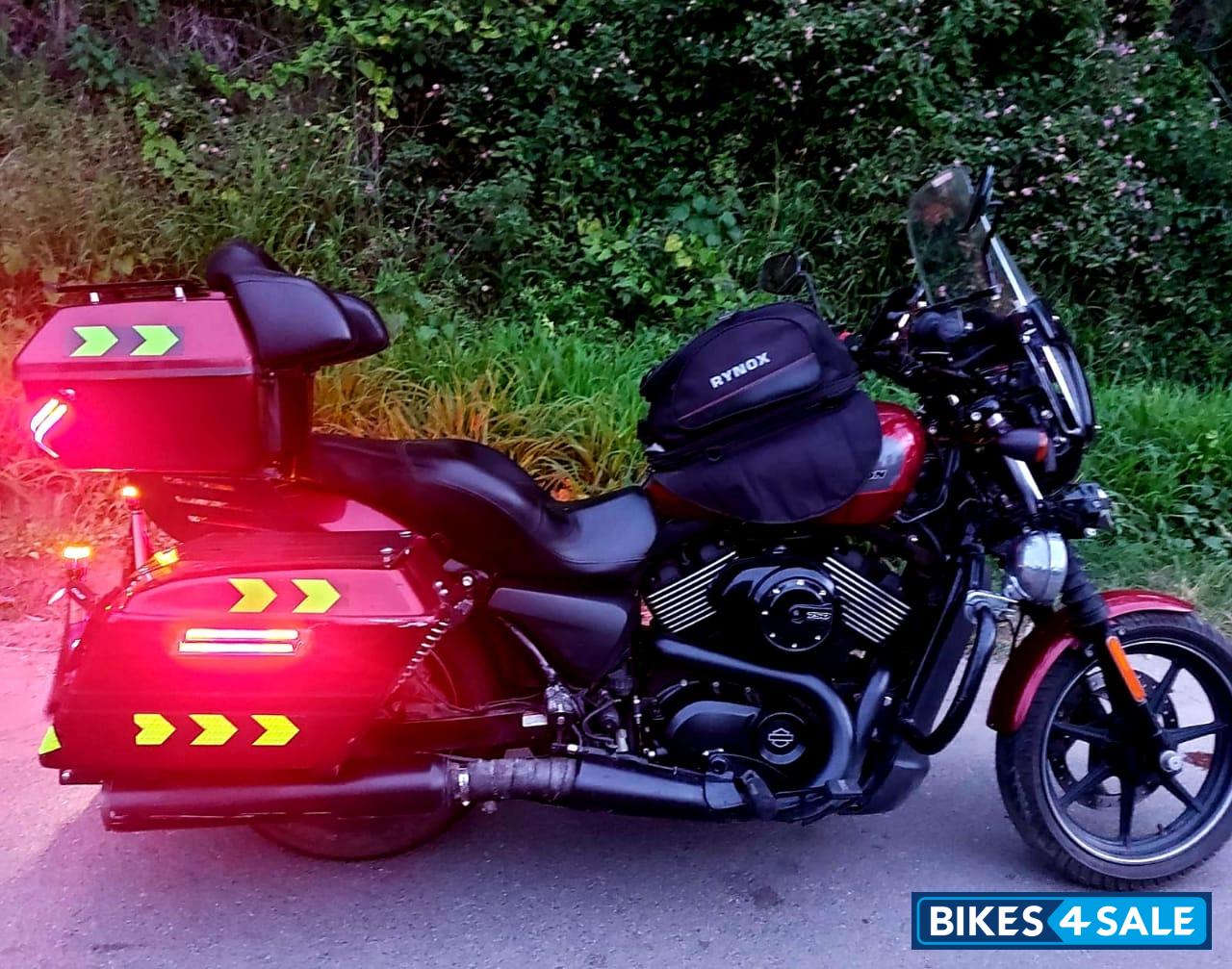 Megenta And Black Harley Davidson Street 750