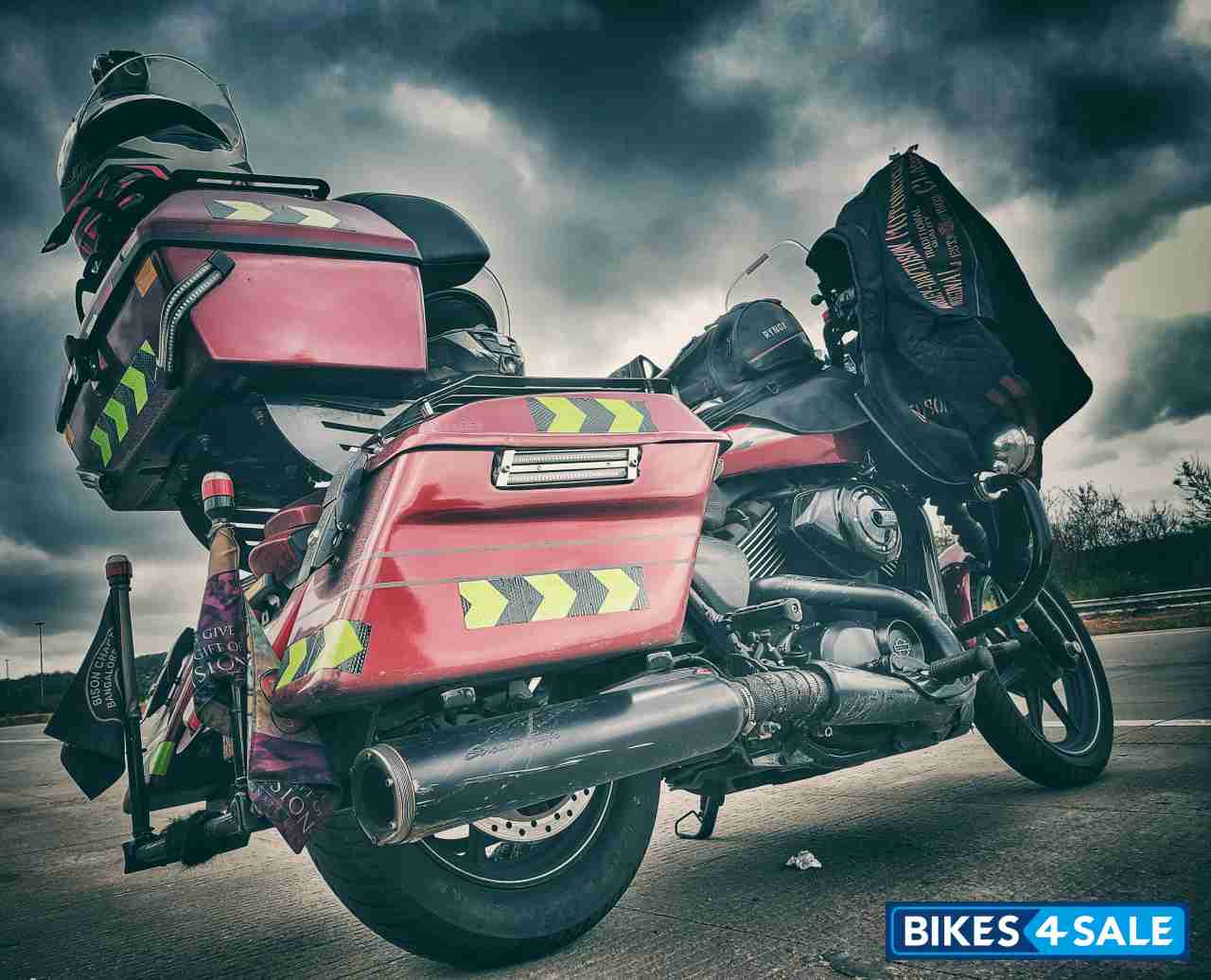 Megenta And Black Harley Davidson Street 750