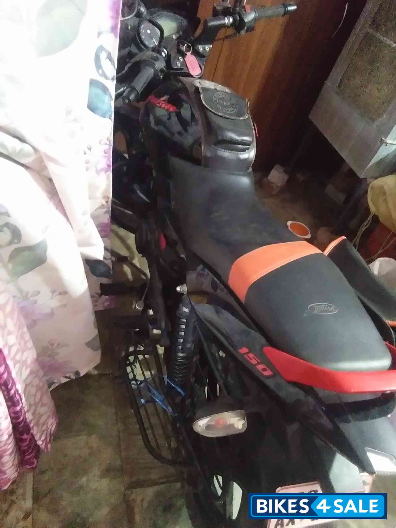Black Bajaj Pulsar 150